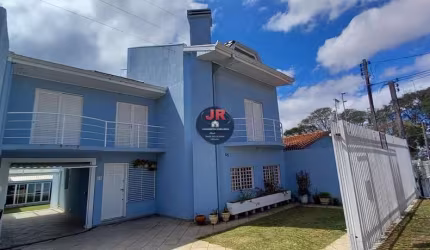Triplex Alto Padrão, com um amplo espaço e piscina, 3 quartos sendo uma suíte
