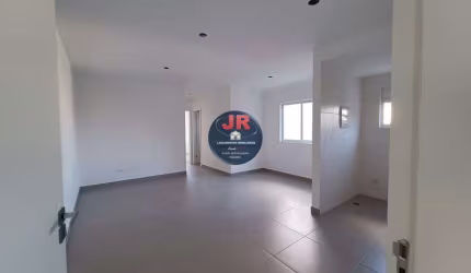 Apartamento de dois quartos com uma bela sacada, na melhor localização do Fazendinha