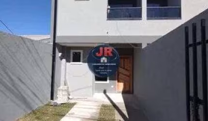 Lindo sobrado, com um belo terraço, com suíte e sacada, muito bem localizado no Sítio Cercado