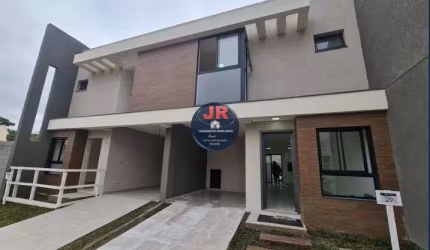 Sobrado em Condomínio, 3 quartos sendo uma suíte com closet, 2 vagas e espaço nos fundos
