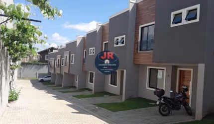 SOBRADO A VENDA EM CONDOMÍNIO A 500 METROS DO PARQUE TANGUÁ