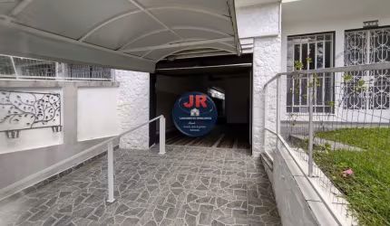 Casa Comercial em excelente localização e região nobre de Curitiba