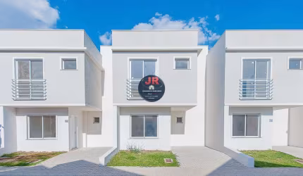 Sobrado em condomínio, com 3 quartos sendo uma suíte, no melhor do Abranches