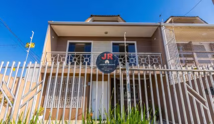 Sobrado Frente para a rua à venda no bairro capão da imbuia em curitiba