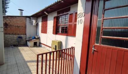 Casa com 2 quartos à venda na Ouro Verde, 580, Parque Primavera, Esteio por R$ 220.000