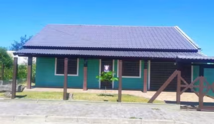 Casa com 3 quartos à venda na David Canabarro, 2245, Centro, Balneário Pinhal por R$ 318.000