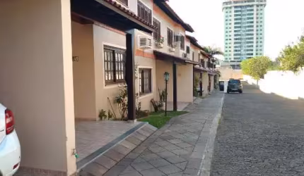 Casa em condomínio fechado com 3 quartos à venda na Rua Soledade, 126, Centro, Esteio por R$ 478.000