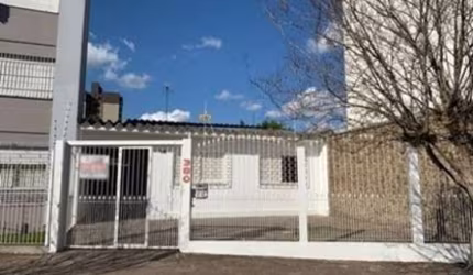 Casa com 3 quartos para alugar no Centro, Esteio , 180 m2 por R$ 2.500