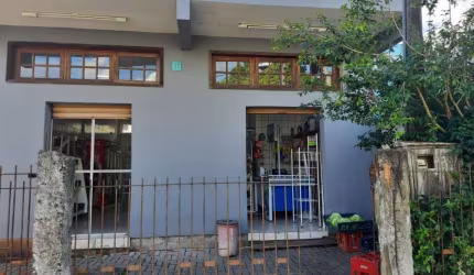 Casa com 1 quarto à venda na Rua Vitor Mateus Teixeira, 77, Vila Três Marias, Esteio por R$ 350.000
