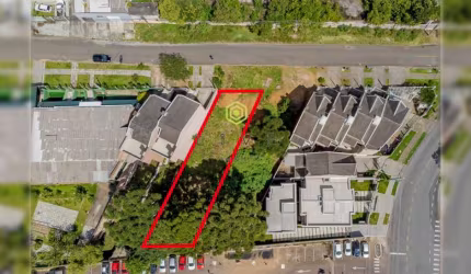 Terreno à venda na Rua Elias Carazzai, 108, Vista Alegre, Curitiba por R$ 550.000