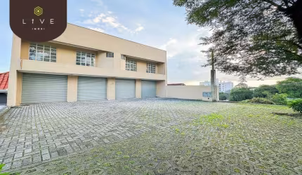 Prédio para alugar na Avenida Monteiro Tourinho, 938, Tingui, Curitiba, 334 m2 por R$ 11.000