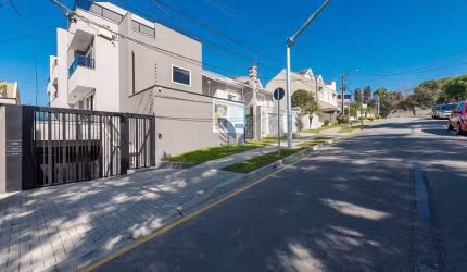 Casa em condomínio fechado com 3 quartos à venda na Rua Eugênio Guariza, 137, São Lourenço, Curitiba por R$ 1.390.000