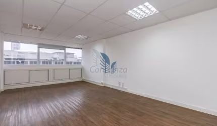 Sala comercial com 1 sala à venda na Rua Heitor Stockler de Franca, 396, Centro Cívico, Curitiba por R$ 410.000