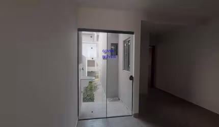 casa 2 quartos, nova, com churrasqueira, VITÓRIA RÉGIA prox ponto de onibus, comércio em geral, unidade saúde, com sainda para pinheirinho, capão razo