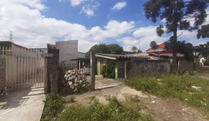 TERRENO 270M² NO PINHEIRINHO COM CASA 3 QUARTOS,ACEITA APARTAMENTO FN 99864-4995