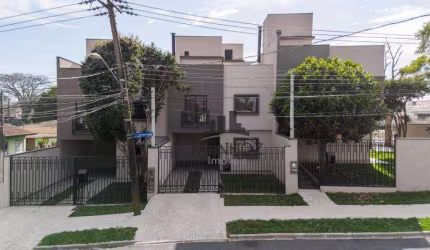 Sobrado com 3 dormitórios à venda, 128 m² por R$ 885.000,00 - Novo Mundo - Curitiba/PR