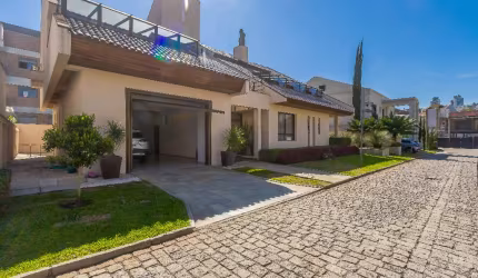 CASA EM CONDOMINIO BAIRRO SEMINARIO