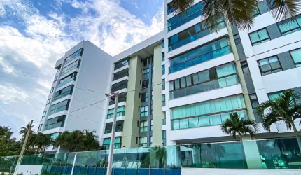 Apartamento Porteira Fechada com 120m2, 4 Suítes Beira Mar