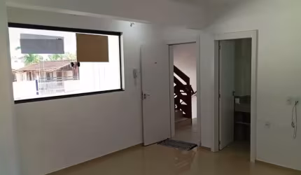 Apartamento semi-novo no Centro de Camboriú.
