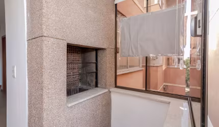 Apartamento de 1 Quarto c/ sacada e churrasqueira, vaga coberta no Bairro Higienópolis