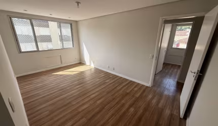 Apartamento de 2 quartos c/ vaga coberta  e elevador no bairro mont serrat desocupado oportunidade