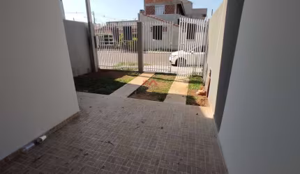 Casa com 2 quartos à venda na Rua Delegada Ieda Cristina Ribeiro, Tatuquara, Curitiba, 70 m2 por R$ 370.000