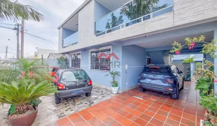Casa com 11 quartos à venda na Joaquim de Oliveira Cruz, Pinheirinho, Curitiba, 350 m2 por R$ 800.000