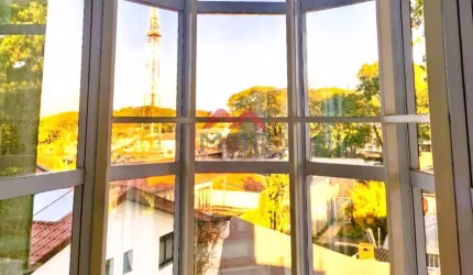 Casa com 4 quartos à venda na Avenida Edgard Stellfeld, Jardim Social, Curitiba, 750 m2 por R$ 4.000.000