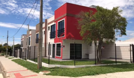 Casa com 3 quartos à venda na Avenida Paraná, Pioneiros, Fazenda Rio Grande, 120 m2 por R$ 750.000