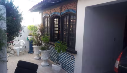 Casa com 3 quartos à venda na Rua Professor Teles de Menezes, Amaralina, Salvador, 262 m2 por R$ 525.000