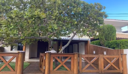Casa em condomínio fechado com 4 quartos à venda na Rua Pataro Machado, Centro, Lauro de Freitas, 320 m2 por R$ 1.400.000