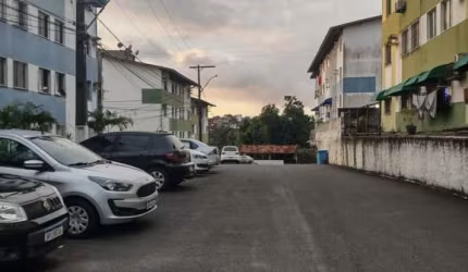 Apartamento com 2 quartos à venda na Avenida Aliomar Baleeiro, 7571, Nova Brasília, Salvador, 50 m2 por R$ 135.000