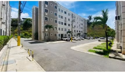 Apartamento com 2 quartos à venda na Rua Doutor Gerino de Souza Filho, Caixa D'Água, Lauro de Freitas, 50 m2 por R$ 175.000