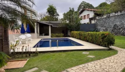 Casa em condomínio fechado com 3 quartos à venda na Rua Joana Capistrano de Carvalho, Pituaçu, Salvador, 311 m2 por R$ 1.250.000