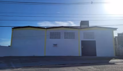 Barracão / Galpão / Depósito para alugar na Rua Doutor Barreto, 586, Pitangueiras, Lauro de Freitas por R$ 20.000
