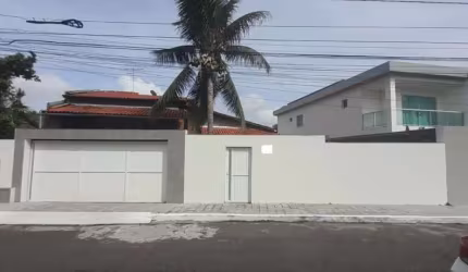Casa em condomínio fechado com 4 quartos à venda na Rua Cezar A Pedreira, Centro, Lauro de Freitas, 416 m2 por R$ 1.250.000