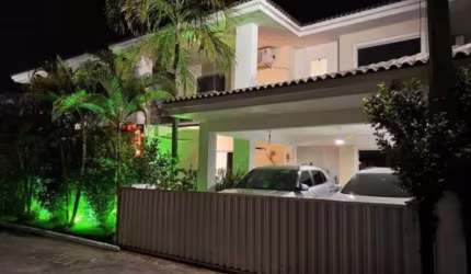 Casa em condomínio fechado com 4 quartos à venda na Rua Jovina Machado dos Santos, Buraquinho, Lauro de Freitas, 325 m2 por R$ 1.400.000