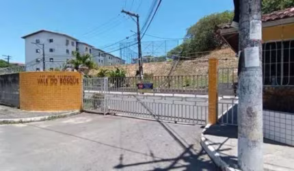Apartamento com 2 quartos à venda na Rua Carlos Brandão da Silva, Mata Escura, Salvador, 45 m2 por R$ 115.000