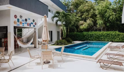 Casa em condomínio fechado com 8 quartos à venda na Rodovia BA-099 - Estrada do Côco, Monte Gordo, Camaçari, 467 m2 por R$ 2.499.000