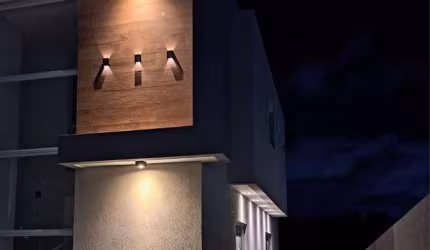 Casa em condomínio fechado com 4 quartos para alugar na Rua Princesa Isabel, Abrantes, Camaçari, 180 m2 por R$ 7.800