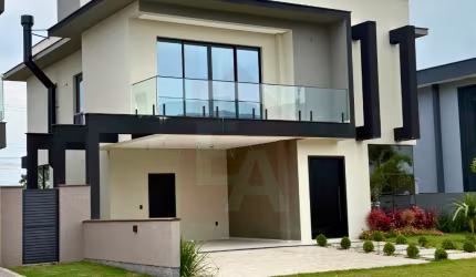 Casa alto padrão em condomínio fechado  no Rio Vermelho