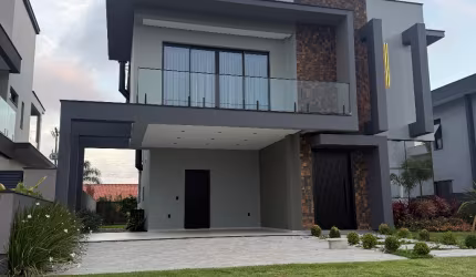 Casa alto padrão em condomínio fechado  no Rio Vermelho