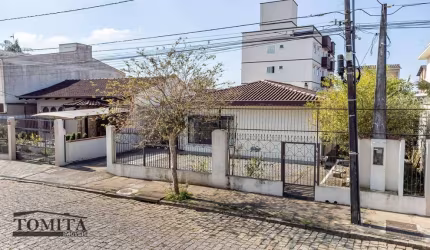 Casa RESIDENCIAL / COMERCIAL à venda, por R$ 790.000 - Bucarein - Joinville/SC
