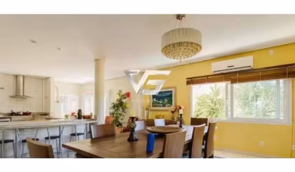 Linda casa Condomínio