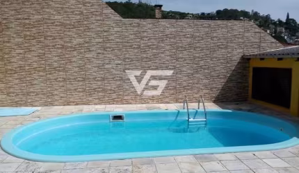 OPORTUNIDADE : CASA NO BAIRRO  AGRONÔMICA COM PISCINA