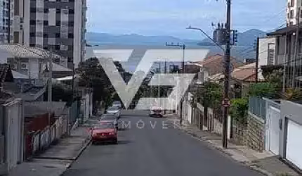 RESIDÊNCIA   IMPECÁVEL   NA   AGRONÔMICA