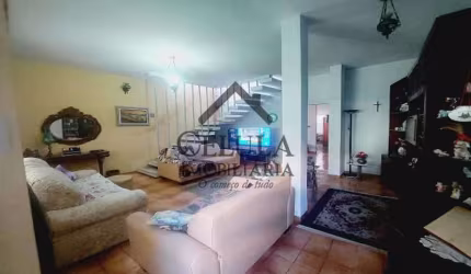 Casa com 5 quartos à venda na Rua Renato Meira Lima, Tanque, Rio de Janeiro, 323 m2 por R$ 520.000