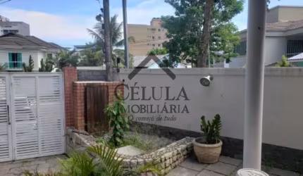 Casa em condomínio fechado com 4 quartos à venda na Estrada do Quitite, Jacarepaguá, Rio de Janeiro, 234 m2 por R$ 1.500.000