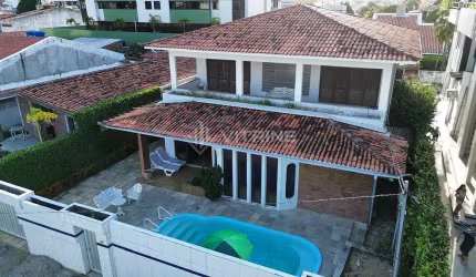 Casa com piscina e casa de hóspede bairro dos Estados