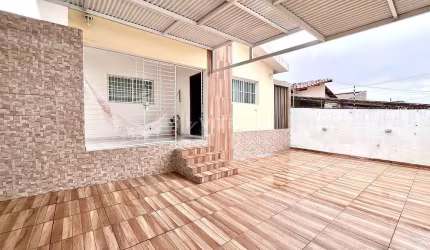Casa Lajeada com 3 quartos (1 suíte) - Bairro dos Ipês
